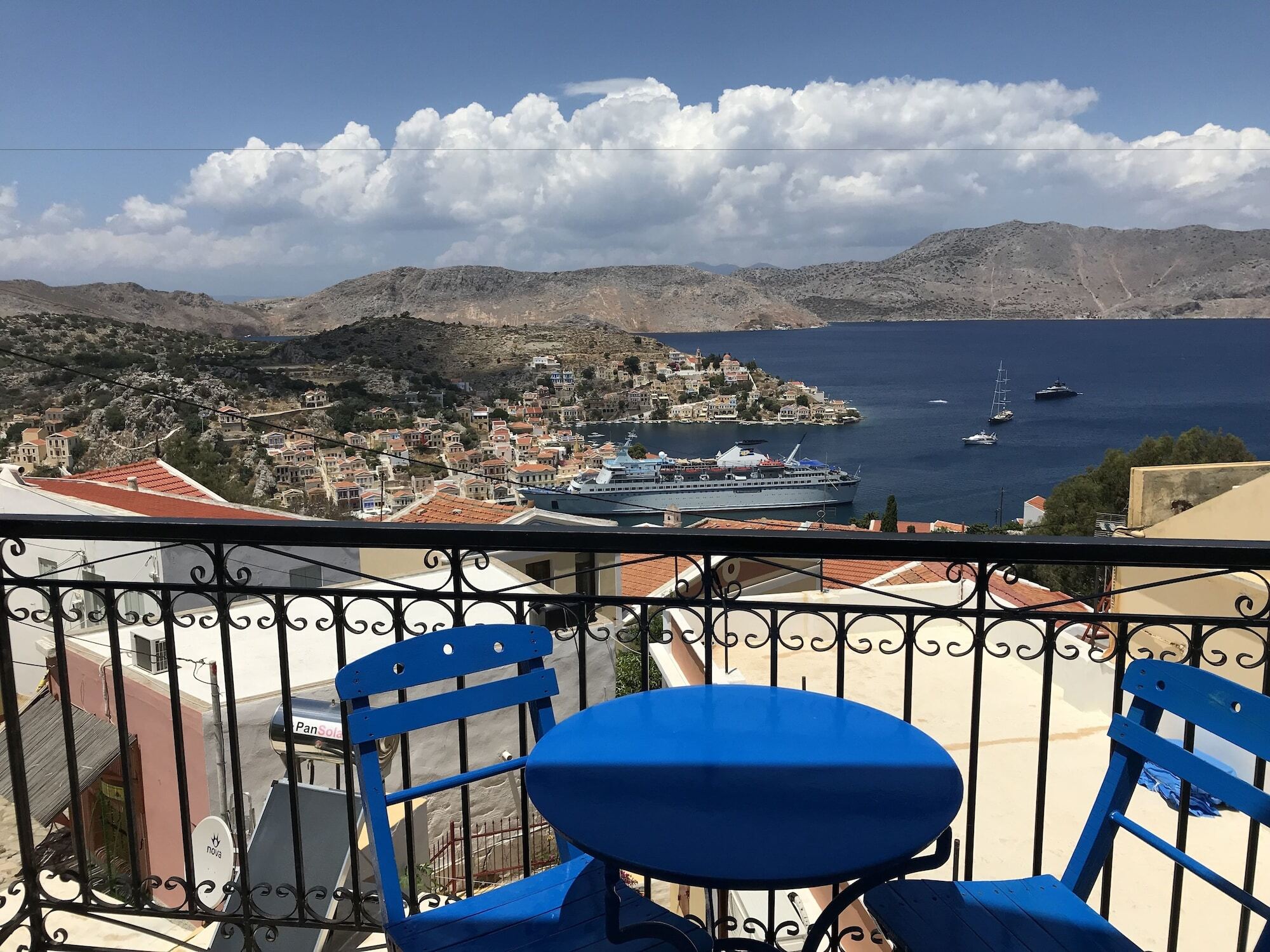 Hotel Fiona Сими Екстериор снимка